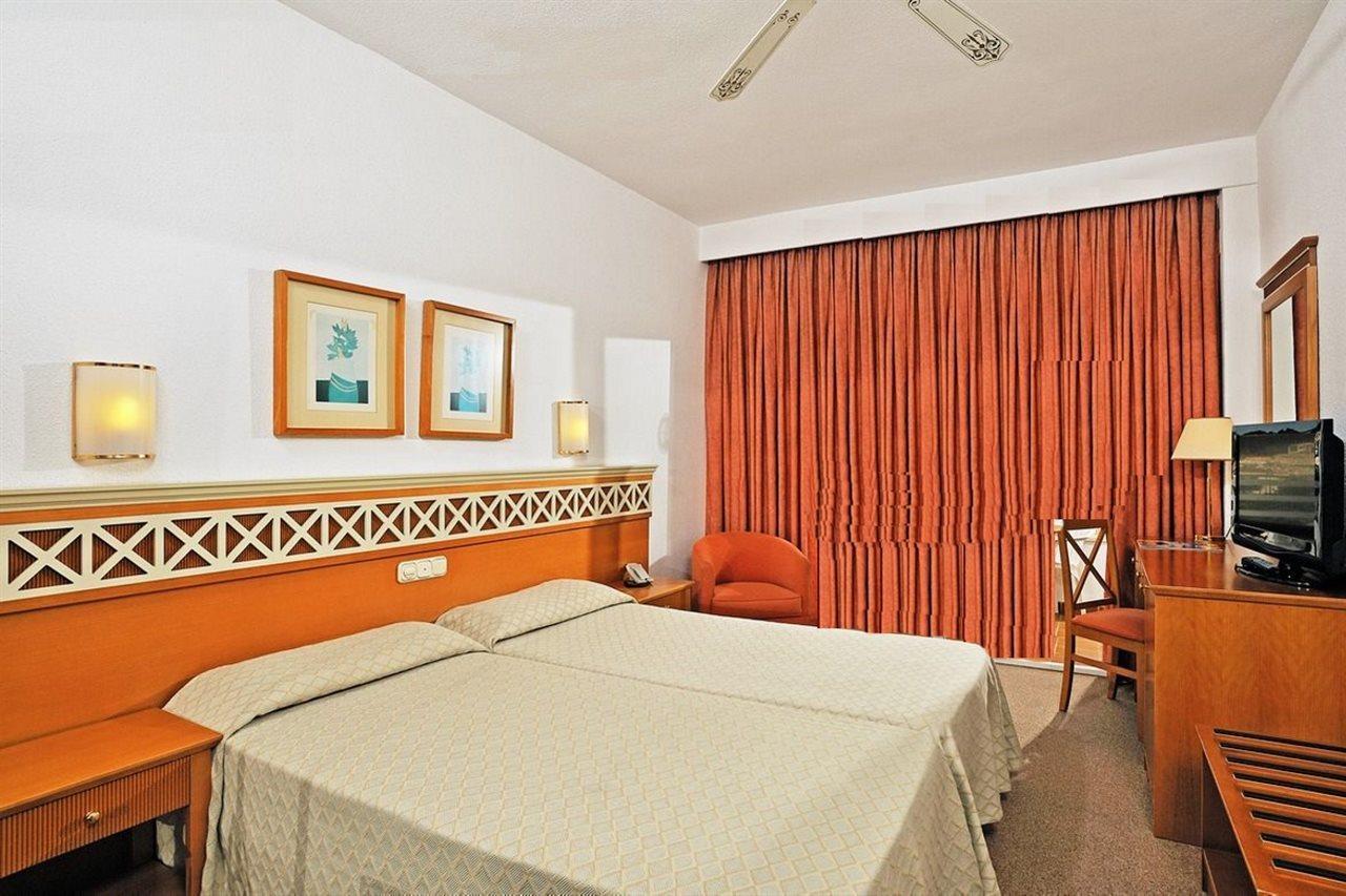 Globales Santa Ponsa Park Hotel Bagian luar foto
