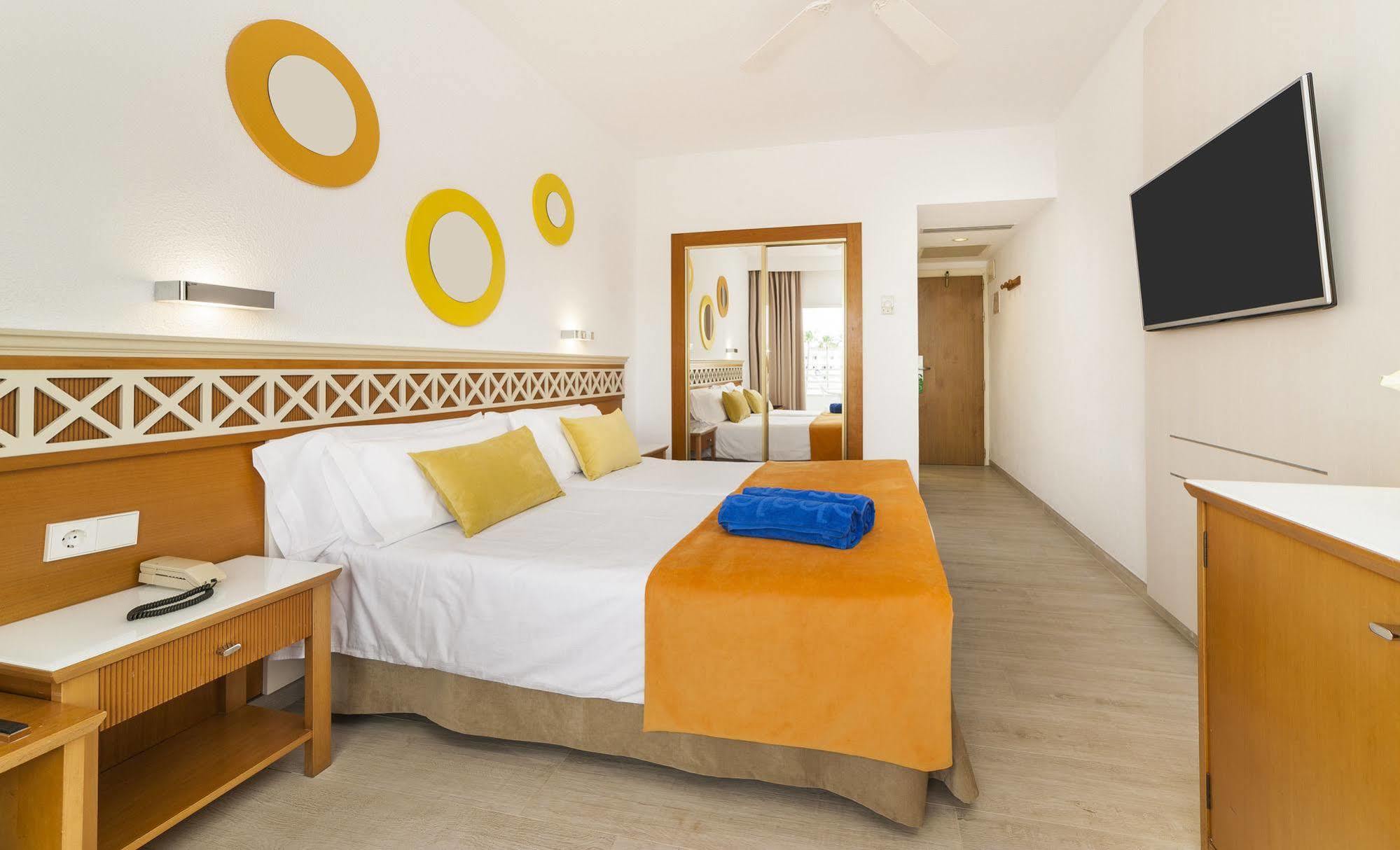 Globales Santa Ponsa Park Hotel Bagian luar foto