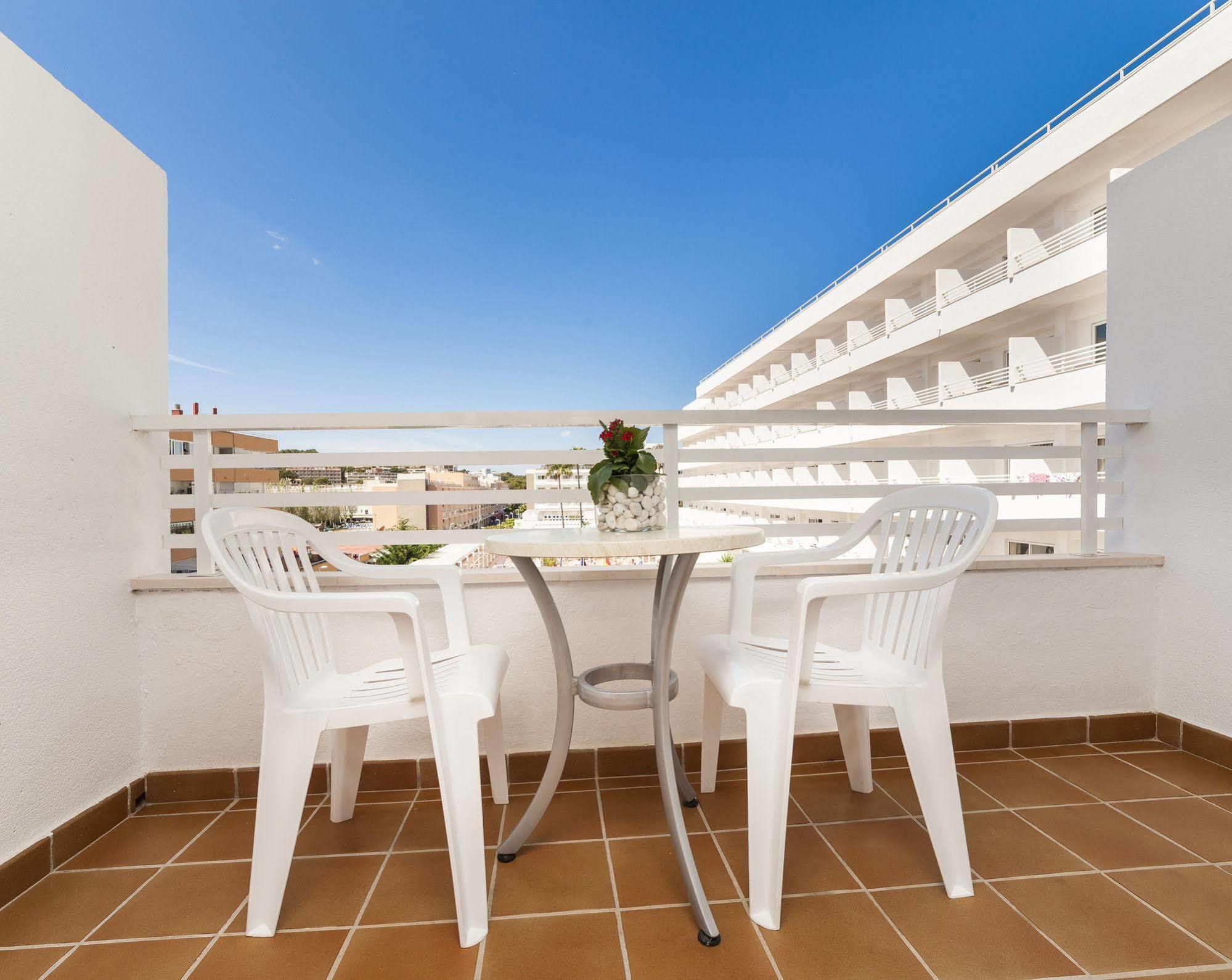 Globales Santa Ponsa Park Hotel Bagian luar foto